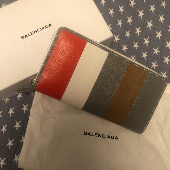 Balenciaga Handbags - Balenciaga zip wallet